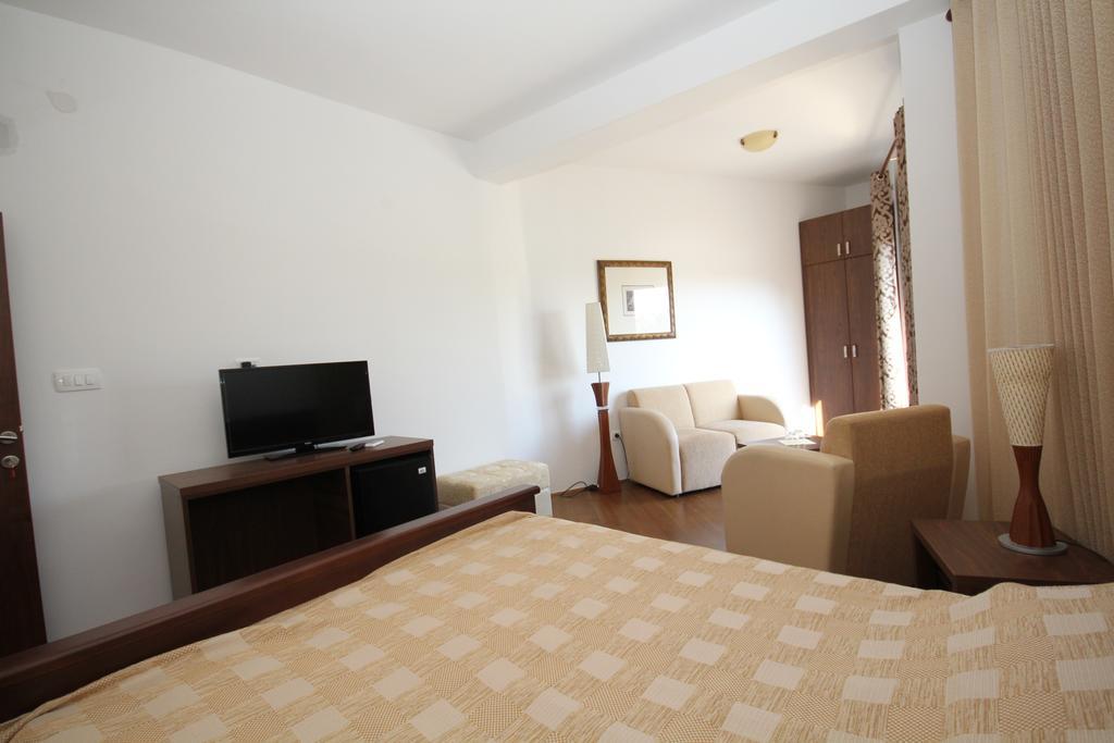 Apartment Biba Virpazar Bilik gambar